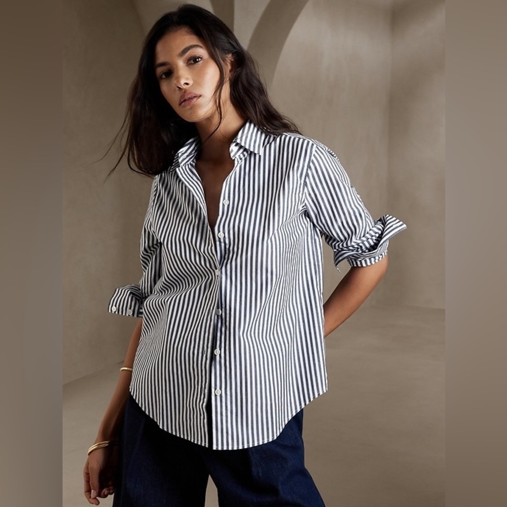 Banana Republic The Classic Shirt XL. Navy stripe